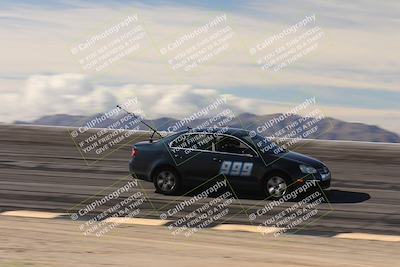 media/Jan-04-2026-SCCA SD (Sun) [[defc442887]]/4-Novice Group/Session 2 Bowl Speed Pans/